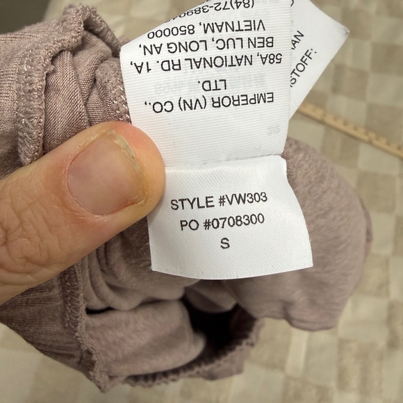 NWOT Vuori Women's Performance Joggers size Small - Picture 5 of 5